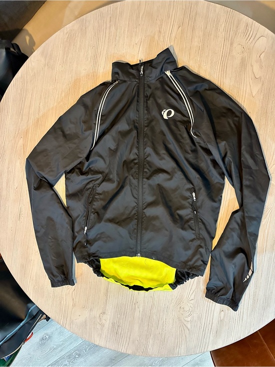 Pearl Izumi Other - Pearl Izumi Black Jacket with Yellow Lining